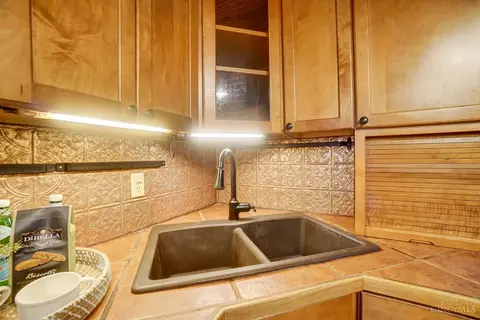 Kitchen - 8232 Monon Ave, Cincinnati, OH 45216 photo 4 of 6
