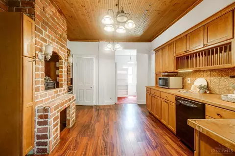 Kitchen - 8232 Monon Ave, Cincinnati, OH 45216 photo 2 of 6