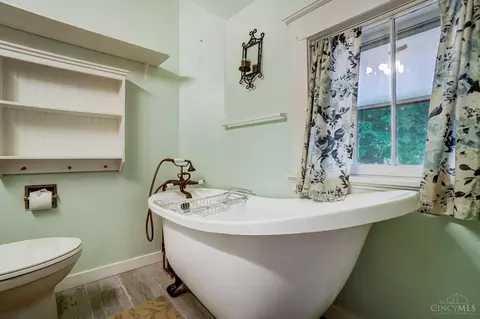 Bath - 8232 Monon Ave, Cincinnati, OH 45216 photo 8 of 9