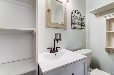 Bath - 8232 Monon Ave, Cincinnati, OH 45216 photo 6 of 9