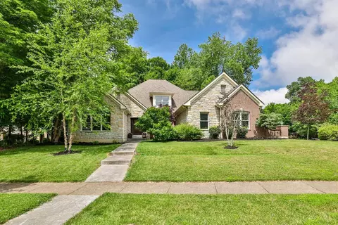 941 Falcon Pt, Hamilton Township, OH 45039