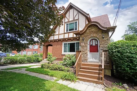 1054 Kreis Ln, Cincinnati, OH 45205