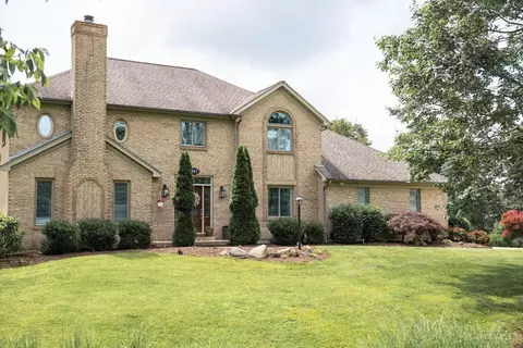 867 Country Club Dr, Cincinnati, OH 45245