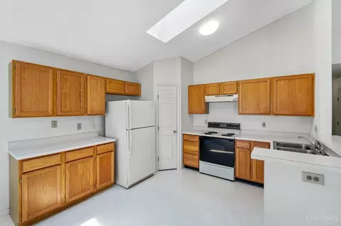 4650 Laurel View Dr, Cincinnati, OH 45244 photo 6