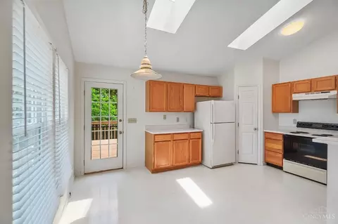 4650 Laurel View Dr, Cincinnati, OH 45244 photo 12