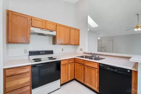 4650 Laurel View Dr, Cincinnati, OH 45244 photo 8