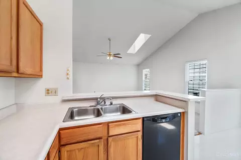 4650 Laurel View Dr, Cincinnati, OH 45244 photo 9
