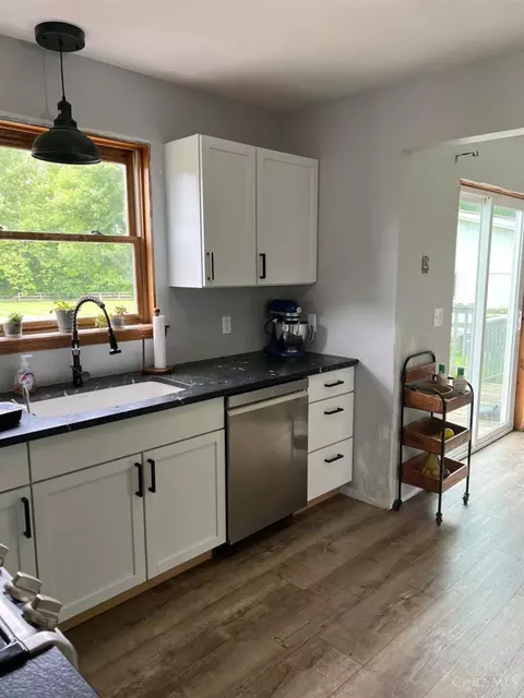 Kitchen - 2750 Middleboro Rd, Morrow, OH 45152 photo 2 of 3