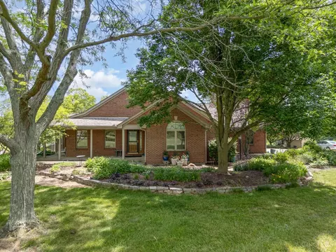 2934 State Line Rd, Okeana, OH 45053