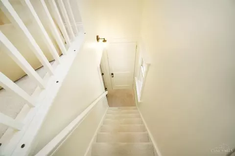 Entry Way - 4117 Maple Dr, Cincinnati, OH 45209 photo 5 of 8