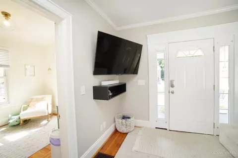 Entry Way - 4117 Maple Dr, Cincinnati, OH 45209 photo 1 of 8