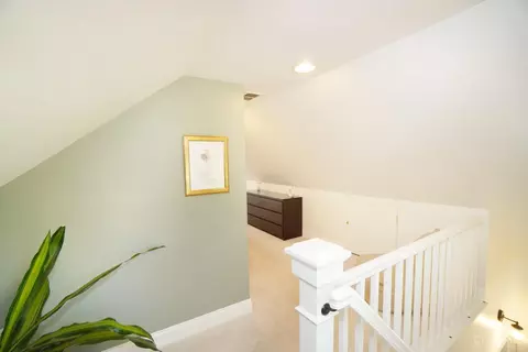 Entry Way - 4117 Maple Dr, Cincinnati, OH 45209 photo 6 of 8