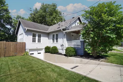 4117 Maple Dr, Cincinnati, OH 45209
