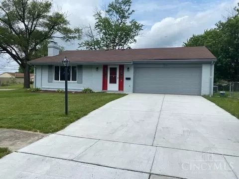11701 Hinkley Dr, Forest Park, OH 45240