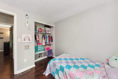 4180 Edinburgh Dr, Cincinnati, OH 45245 photo 17