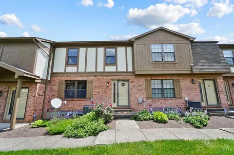 13 Fairgreen Cir, Fairfield, OH 45014
