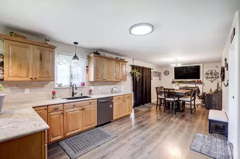 Kitchen - 1954 Fallbrook Ln, Cincinnati, OH 45240 photo 4 of 5