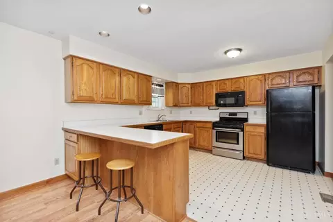 Kitchen - 4846 Beechwood Rd, Cincinnati, OH 45244 photo 1 of 5