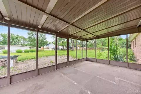 Exterior - 4846 Beechwood Rd, Cincinnati, OH 45244 photo 6 of 9