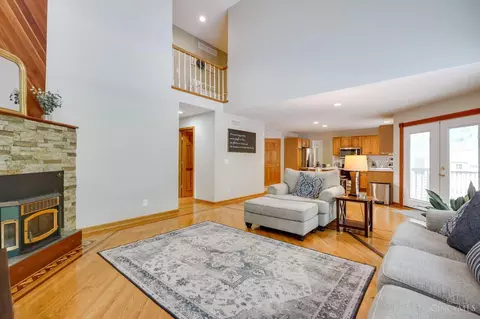 Living - 2721 Christopher Ln, Batavia, OH 45103 photo 3 of 4