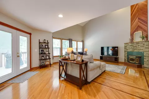 Entry Way - 2721 Christopher Ln, Batavia, OH 45103 photo 3 of 3