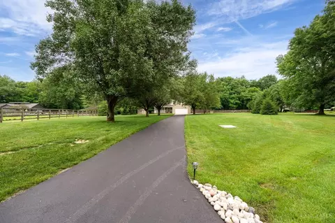Exterior - 2721 Christopher Ln, Batavia, OH 45103 photo 2 of 18
