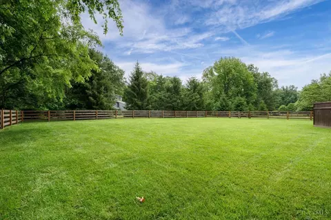 Exterior - 2721 Christopher Ln, Batavia, OH 45103 photo 12 of 18