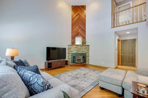 Living - 2721 Christopher Ln, Batavia, OH 45103 photo 2 of 4
