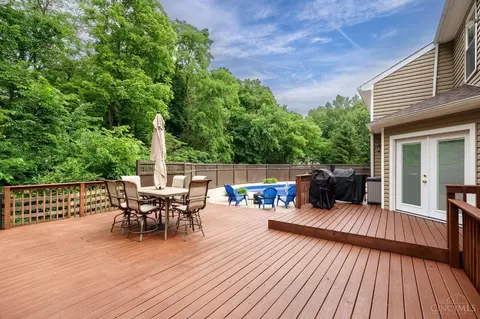 Exterior - 2721 Christopher Ln, Batavia, OH 45103 photo 6 of 18
