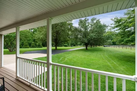 Exterior - 2721 Christopher Ln, Batavia, OH 45103 photo 4 of 18
