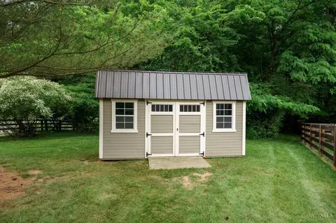Exterior - 2721 Christopher Ln, Batavia, OH 45103 photo 18 of 18