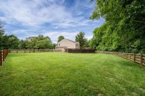 Exterior - 2721 Christopher Ln, Batavia, OH 45103 photo 13 of 18