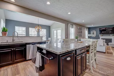 Kitchen - 9608 Kettering Ct, Harrison, OH 45030 photo 4 of 6