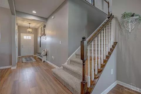 Entry Way - 9608 Kettering Ct, Harrison, OH 45030 photo 3 of 8