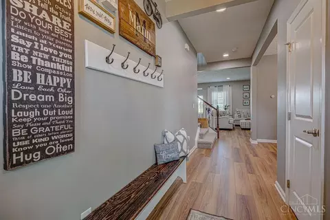 Entry Way - 9608 Kettering Ct, Harrison, OH 45030 photo 1 of 8