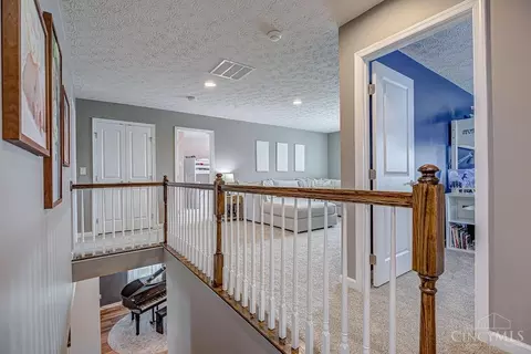 Entry Way - 9608 Kettering Ct, Harrison, OH 45030 photo 8 of 8