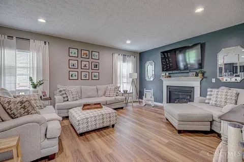 Living - 9608 Kettering Ct, Harrison, OH 45030 photo 2 of 4
