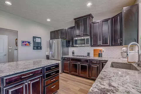 Kitchen - 9608 Kettering Ct, Harrison, OH 45030 photo 6 of 6