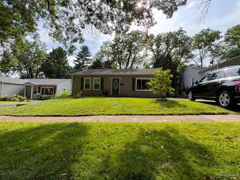 6470 Rainbow Ln, Cincinnati, OH 45230
