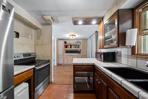 Kitchen - 4320 Cider Mill Dr, Cincinnati, OH 45245 photo 2 of 2
