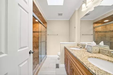 Bath - 8762 Birchbark Dr, Cincinnati, OH 45249 photo 1 of 2