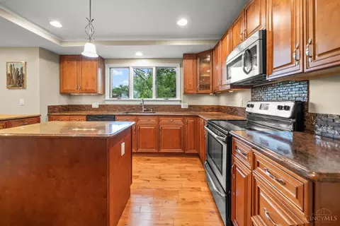 Kitchen - 8762 Birchbark Dr, Cincinnati, OH 45249 photo 1 of 5