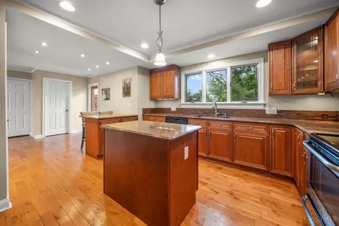 Kitchen - 8762 Birchbark Dr, Cincinnati, OH 45249 photo 3 of 5