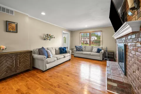 Living - 8762 Birchbark Dr, Cincinnati, OH 45249 photo 3 of 5