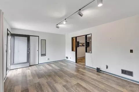 2040 Ebenezer Rd, Cincinnati, OH 45233 photo 8