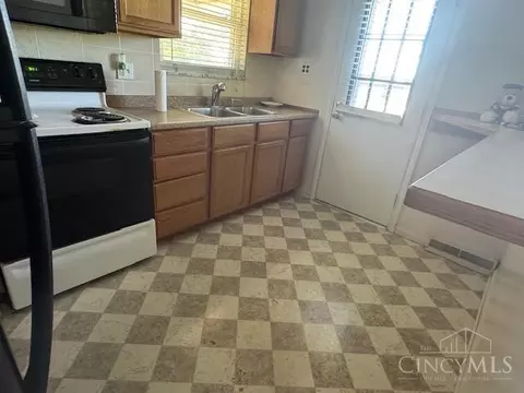 Kitchen - 4292 Applegate Ave, Cheviot, OH 45211 photo 1 of 2