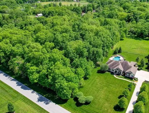 1 Thomas Dr, Wayne Twp, OH 45068