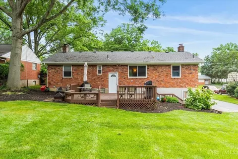 Exterior - 1069 Newcastle Dr, Cincinnati, OH 45231 photo 5 of 9