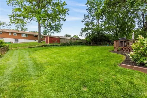 Exterior - 1069 Newcastle Dr, Cincinnati, OH 45231 photo 6 of 9