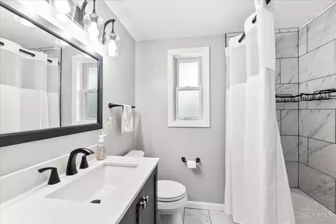 Bath - 1069 Newcastle Dr, Cincinnati, OH 45231 photo 1 of 3